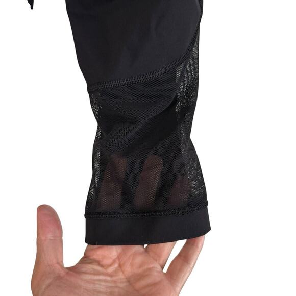 Lululemon Power Thru Crop Leggings Black Mesh Panel Size 6 High Rise 18” Inseam - Picture 3 of 5